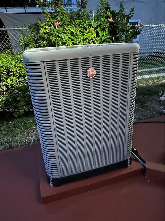 For Sale: $949,900 (0 beds, 0 baths, 2415 Square Feet)