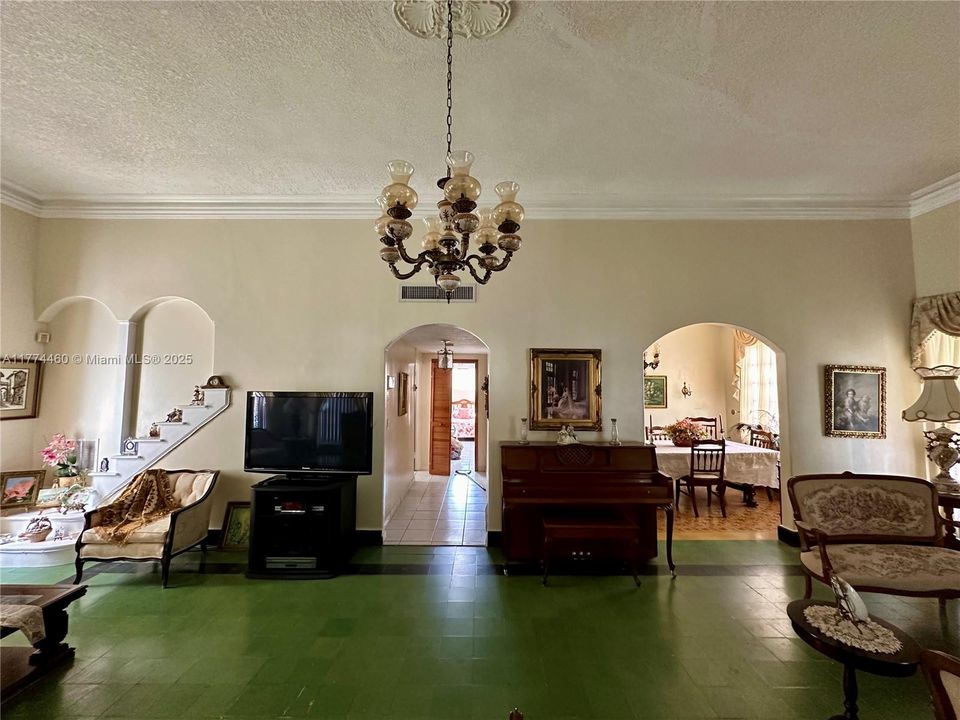 For Sale: $949,900 (0 beds, 0 baths, 2415 Square Feet)