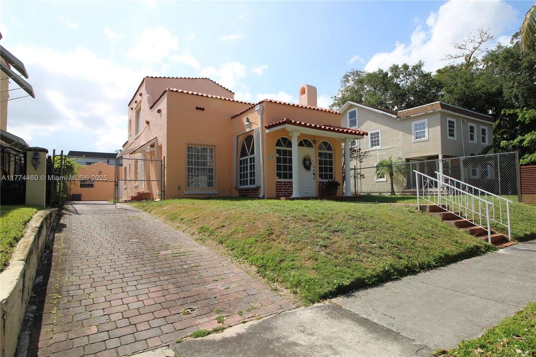 For Sale: $949,900 (0 beds, 0 baths, 2415 Square Feet)