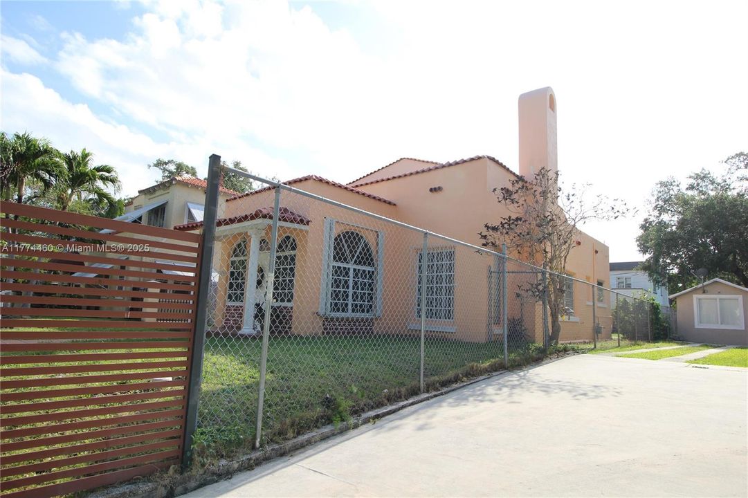 For Sale: $949,900 (0 beds, 0 baths, 2415 Square Feet)