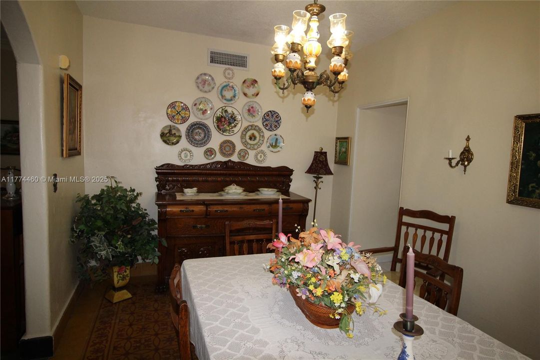 For Sale: $949,900 (0 beds, 0 baths, 2415 Square Feet)