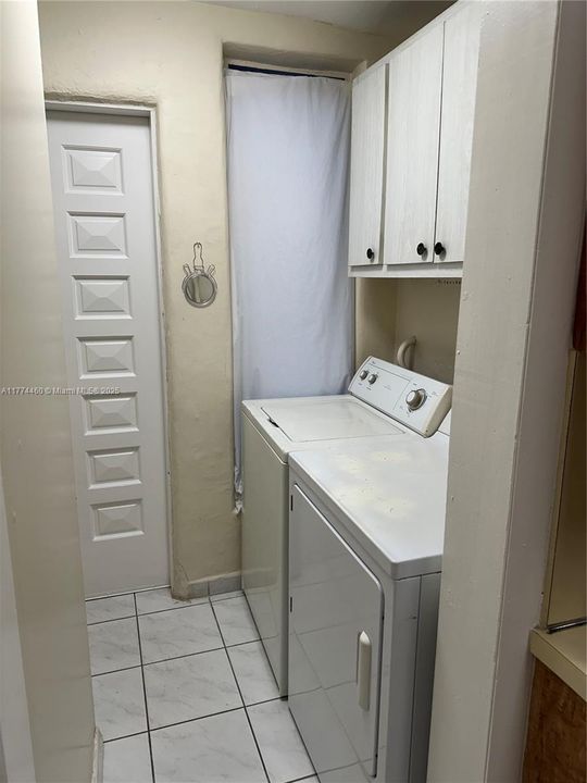 For Sale: $949,900 (0 beds, 0 baths, 2415 Square Feet)