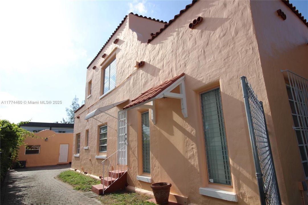 For Sale: $949,900 (0 beds, 0 baths, 2415 Square Feet)