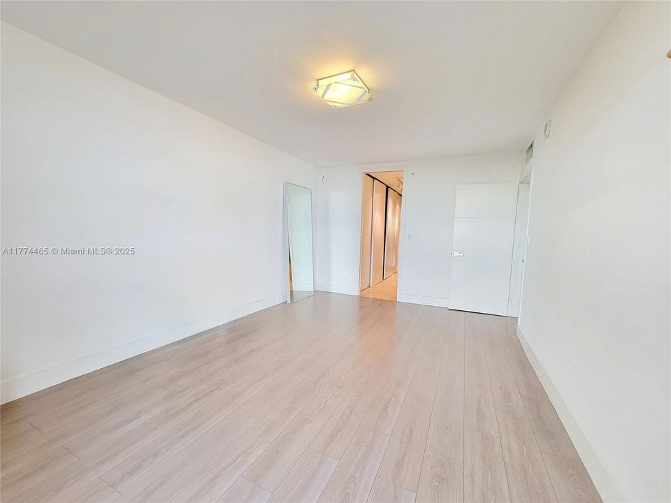 Recently Sold: $644,900 (2 beds, 2 baths, 1075 Square Feet)