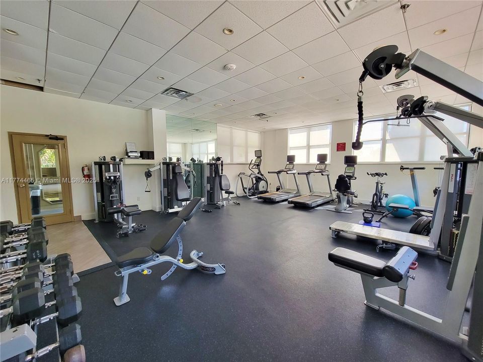 Recently Sold: $644,900 (2 beds, 2 baths, 1075 Square Feet)