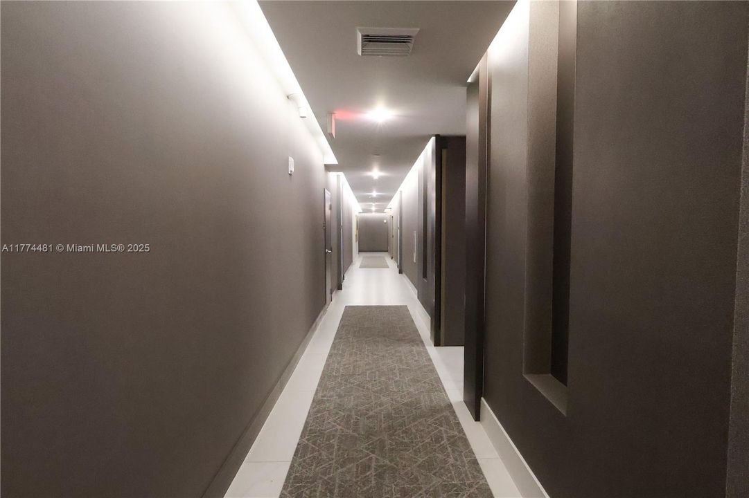 Recently Rented: $6,000 (2 beds, 3 baths, 1808 Square Feet)