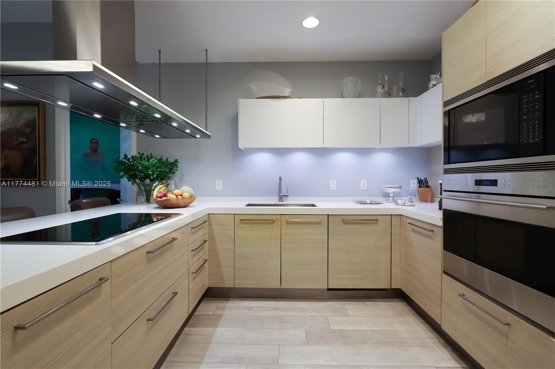 Recently Rented: $6,000 (2 beds, 3 baths, 1808 Square Feet)