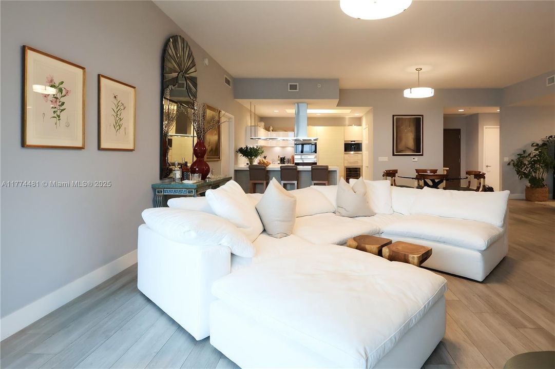 Recently Rented: $6,000 (2 beds, 3 baths, 1808 Square Feet)