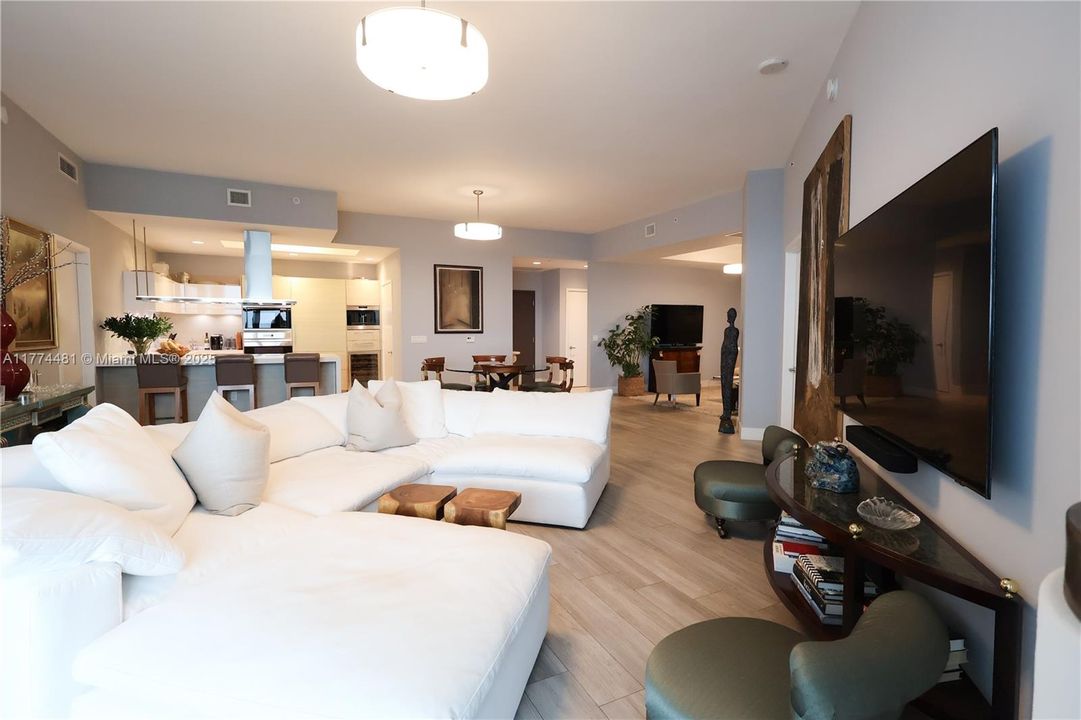 Recently Rented: $6,000 (2 beds, 3 baths, 1808 Square Feet)