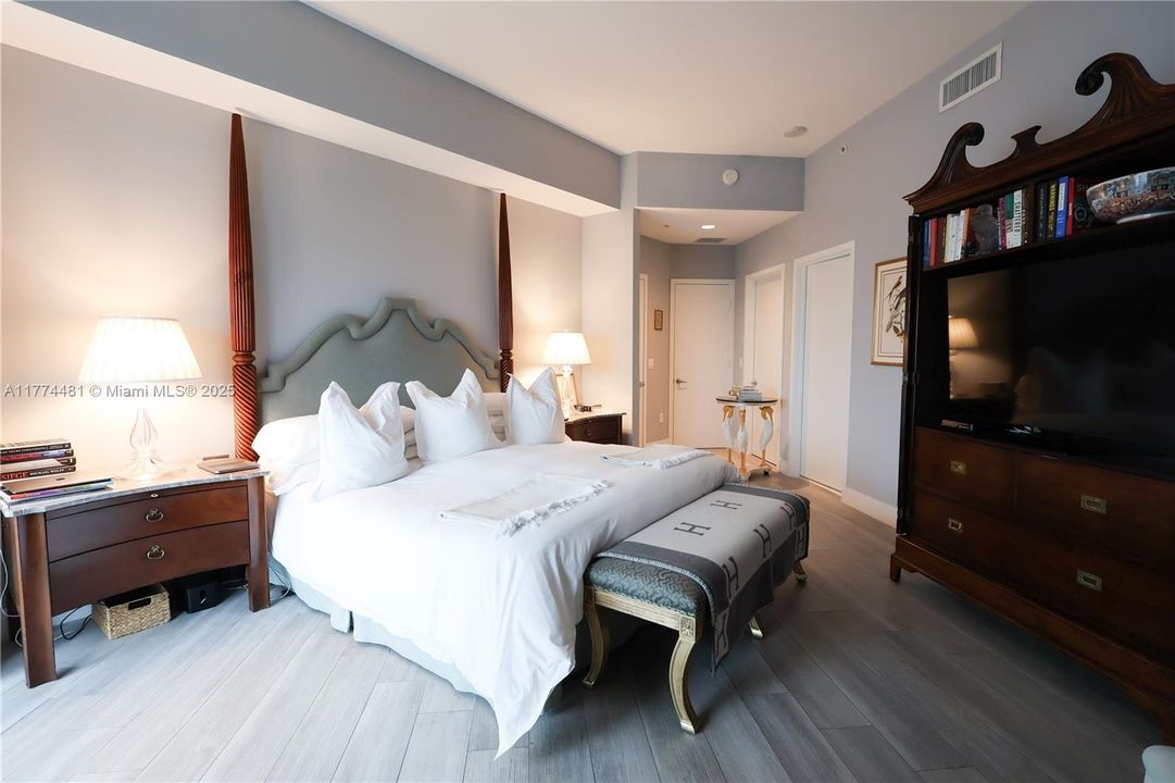 Recently Rented: $6,000 (2 beds, 3 baths, 1808 Square Feet)