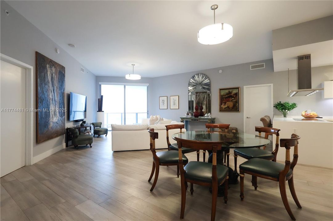 Recently Rented: $6,000 (2 beds, 3 baths, 1808 Square Feet)