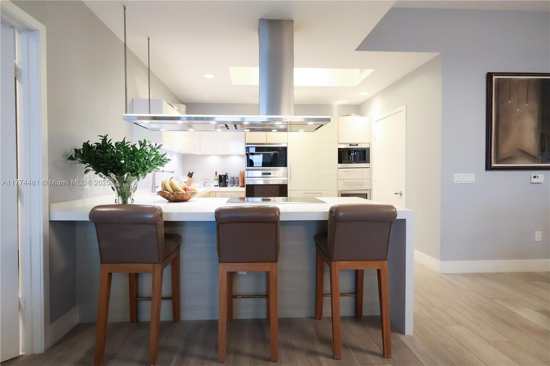 Recently Rented: $6,000 (2 beds, 3 baths, 1808 Square Feet)