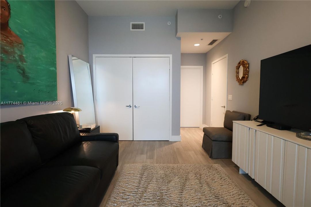 Recently Rented: $6,000 (2 beds, 3 baths, 1808 Square Feet)