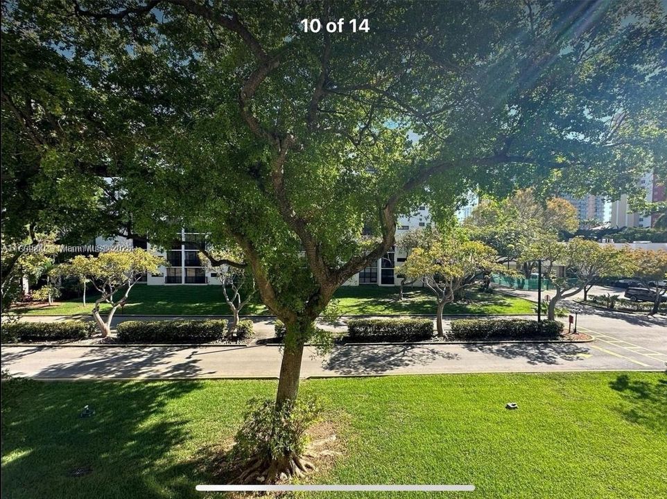 For Sale: $294,890 (2 beds, 2 baths, 894 Square Feet)