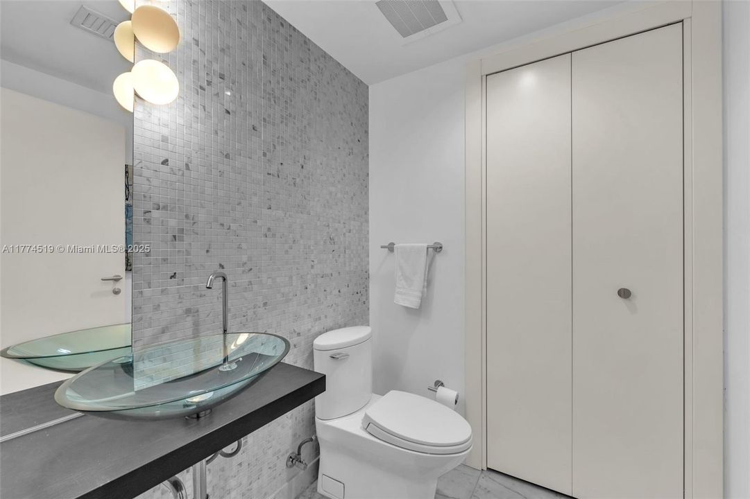 Recently Rented: $7,500 (2 beds, 2 baths, 1500 Square Feet)