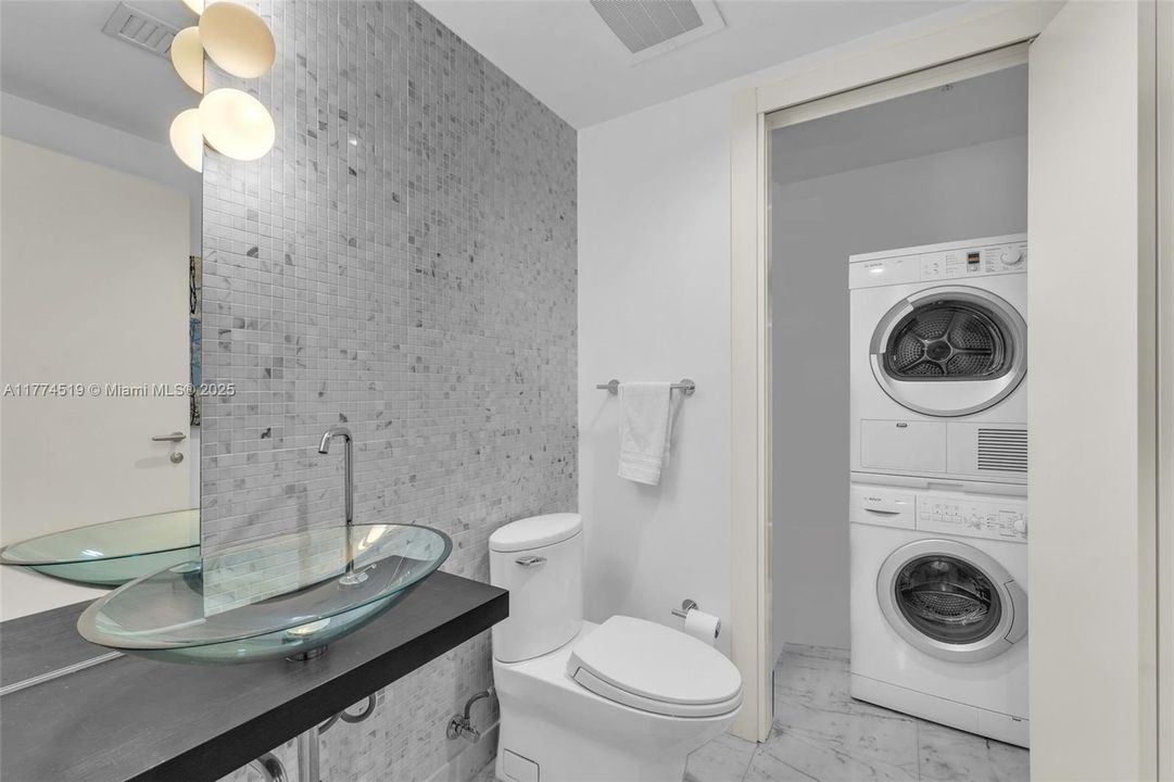 Recently Rented: $7,500 (2 beds, 2 baths, 1500 Square Feet)