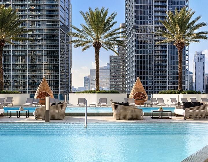 Recently Rented: $7,500 (2 beds, 2 baths, 1500 Square Feet)