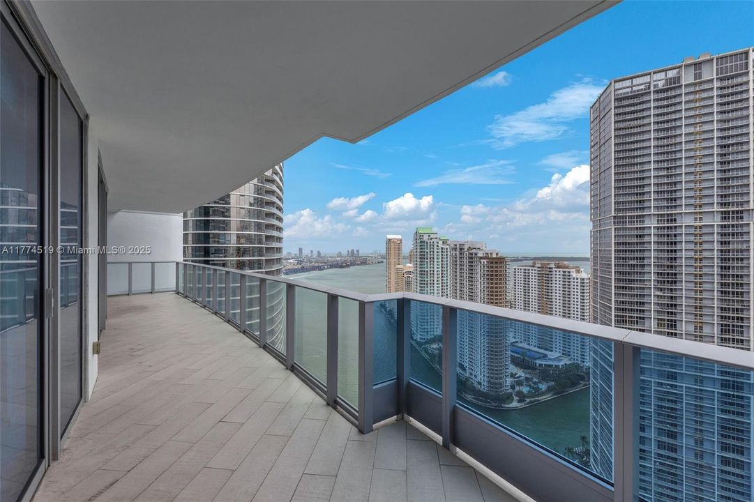 Recently Rented: $7,500 (2 beds, 2 baths, 1500 Square Feet)