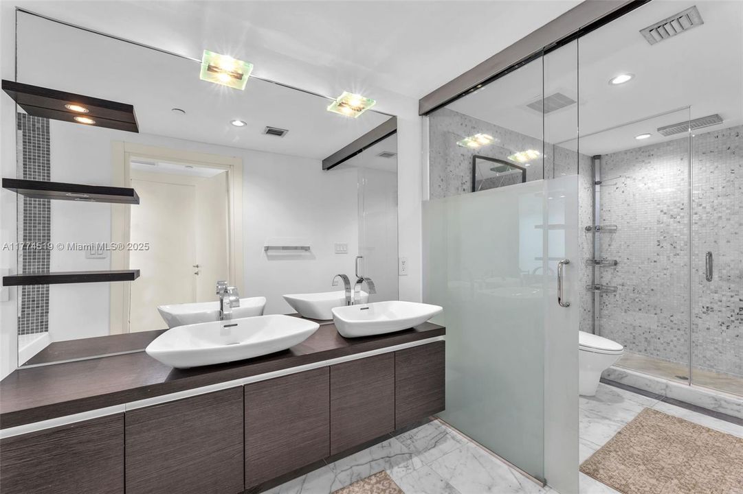 Recently Rented: $7,500 (2 beds, 2 baths, 1500 Square Feet)