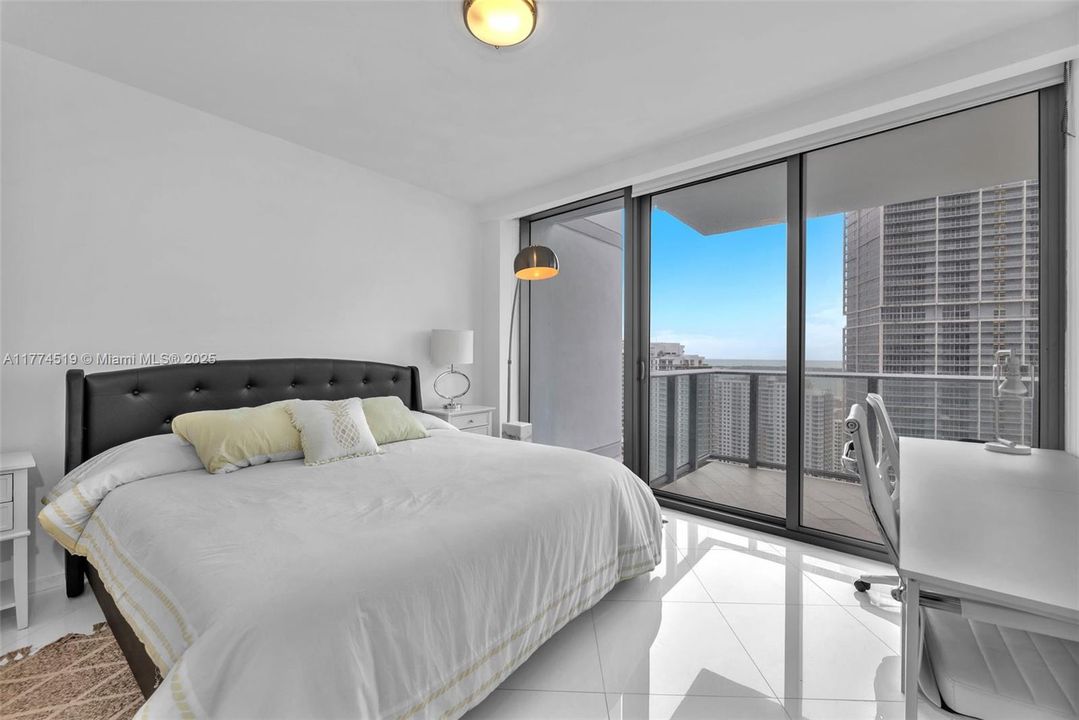 Recently Rented: $7,500 (2 beds, 2 baths, 1500 Square Feet)