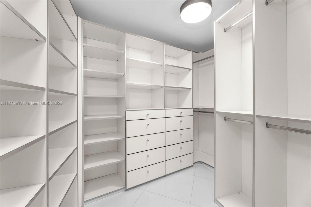 Recently Rented: $7,500 (2 beds, 2 baths, 1500 Square Feet)