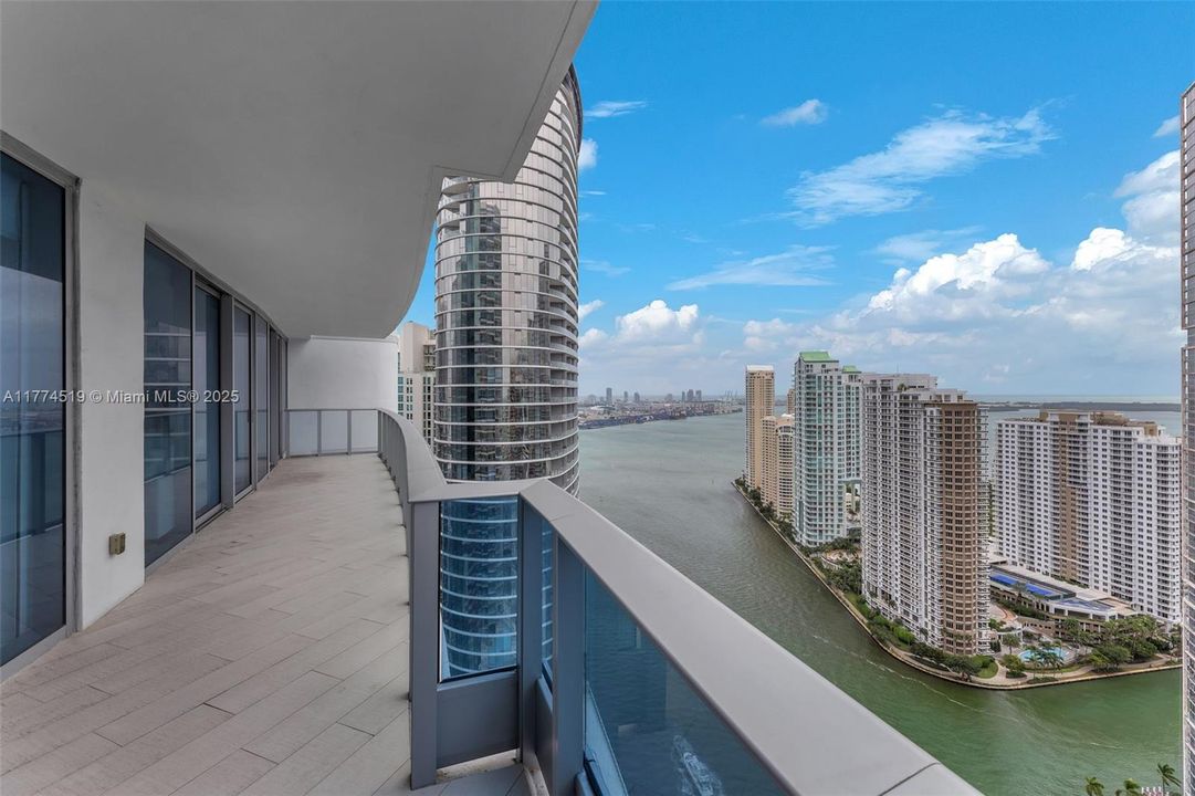 Recently Rented: $7,500 (2 beds, 2 baths, 1500 Square Feet)