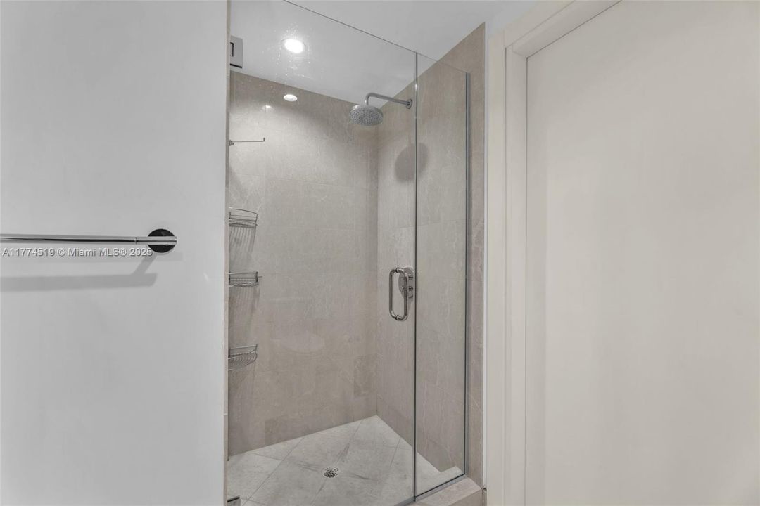 Recently Rented: $7,500 (2 beds, 2 baths, 1500 Square Feet)