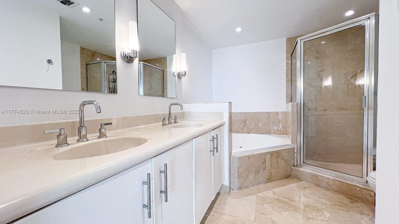 Recently Sold: $509,999 (2 beds, 2 baths, 1223 Square Feet)