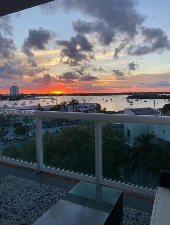 Recently Sold: $509,999 (2 beds, 2 baths, 1223 Square Feet)