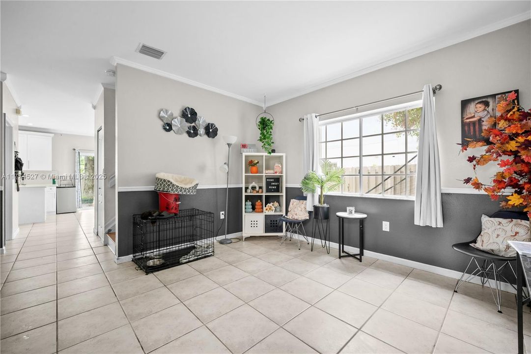 Recently Sold: $460,000 (3 beds, 2 baths, 1611 Square Feet)