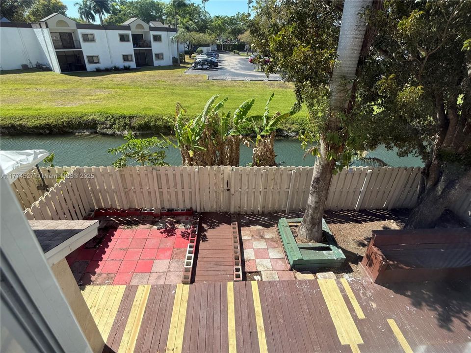 Recently Sold: $460,000 (3 beds, 2 baths, 1611 Square Feet)