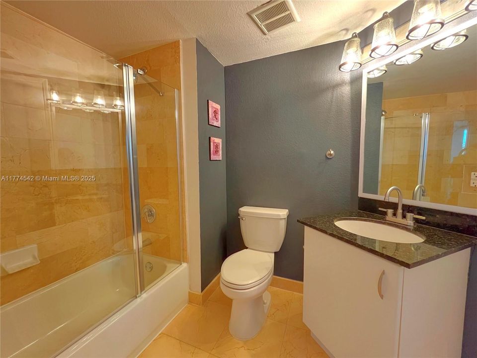 For Sale: $530,000 (2 beds, 2 baths, 1253 Square Feet)