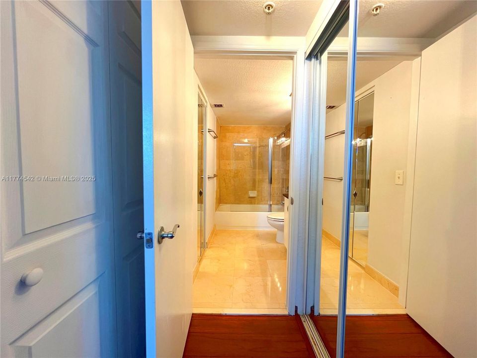 For Sale: $530,000 (2 beds, 2 baths, 1253 Square Feet)