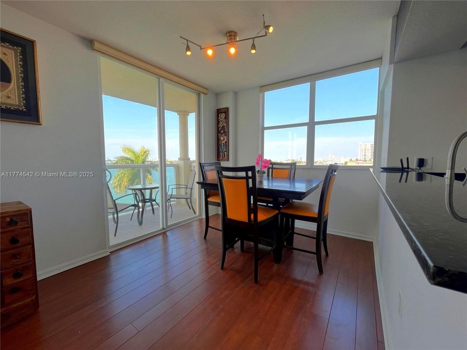 For Sale: $530,000 (2 beds, 2 baths, 1253 Square Feet)