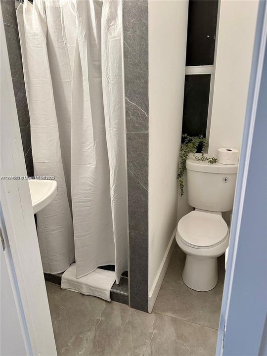 Recently Rented: $1,800 (1 beds, 1 baths, 351 Square Feet)