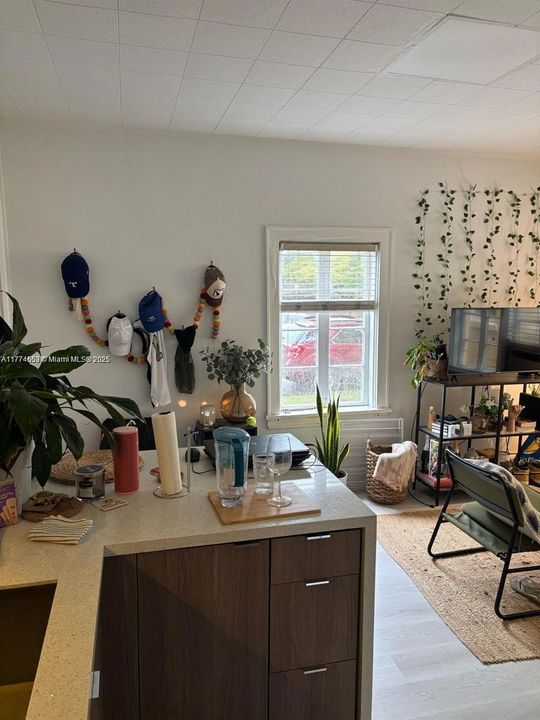 Recently Rented: $1,800 (1 beds, 1 baths, 351 Square Feet)