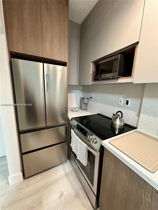 Recently Rented: $1,800 (1 beds, 1 baths, 351 Square Feet)