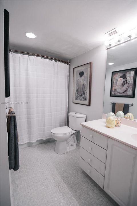 For Sale: $325,000 (1 beds, 1 baths, 1000 Square Feet)