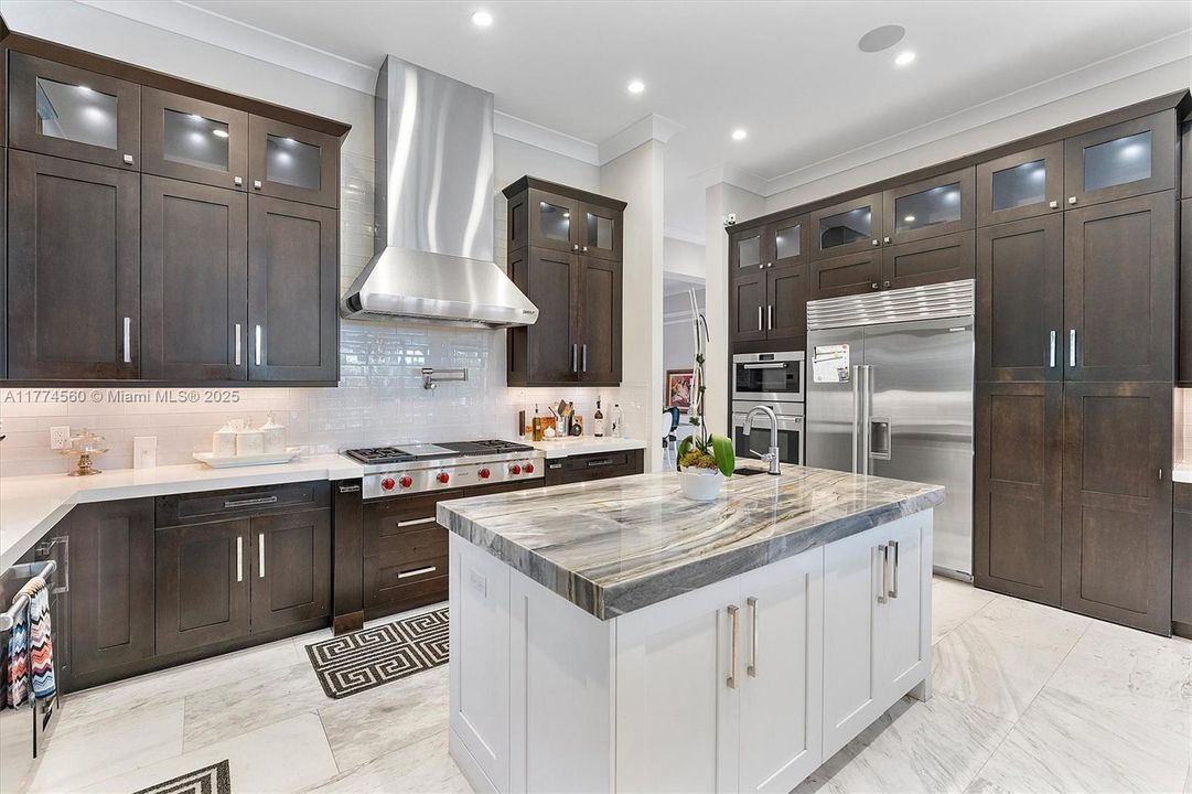 最近售出: $2,392,500 (5 贝兹, 5 浴室, 0 平方英尺)