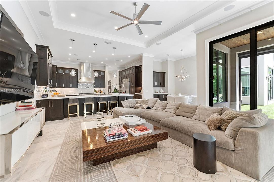 最近售出: $2,392,500 (5 贝兹, 5 浴室, 0 平方英尺)