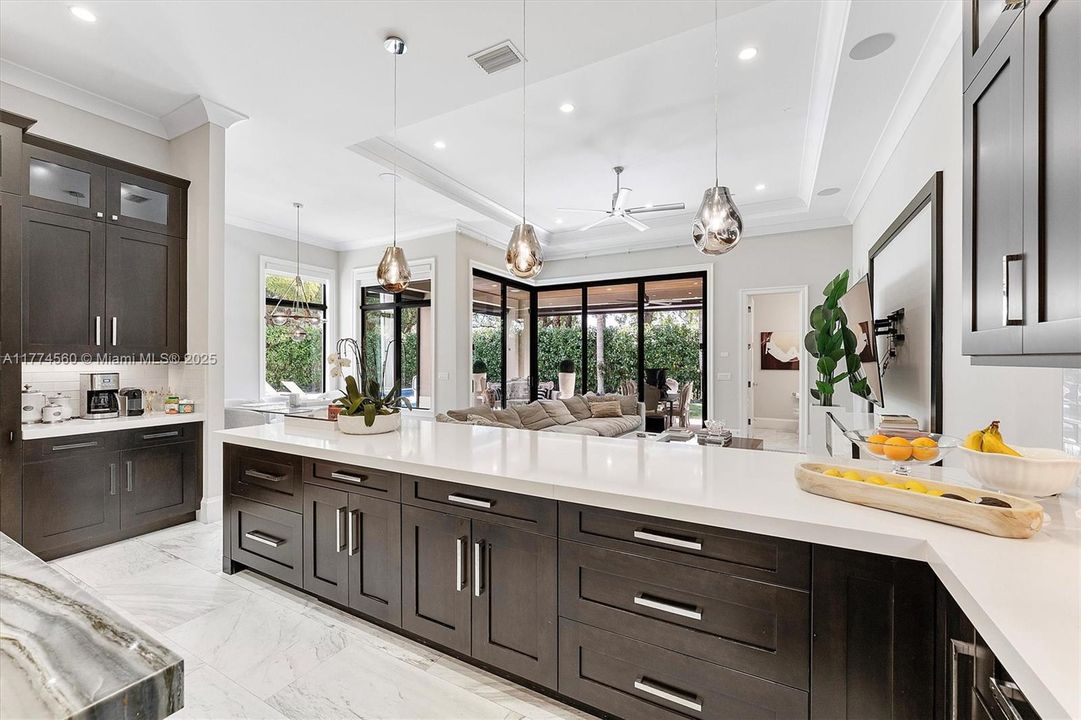 最近售出: $2,392,500 (5 贝兹, 5 浴室, 0 平方英尺)