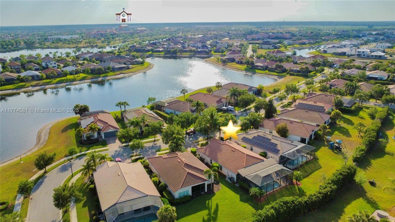 最近售出: $465,000 (4 贝兹, 2 浴室, 1959 平方英尺)