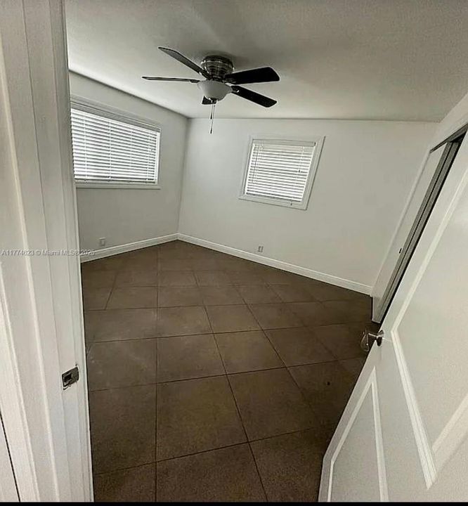 Recently Rented: $2,450 (2 beds, 1 baths, 1650 Square Feet)