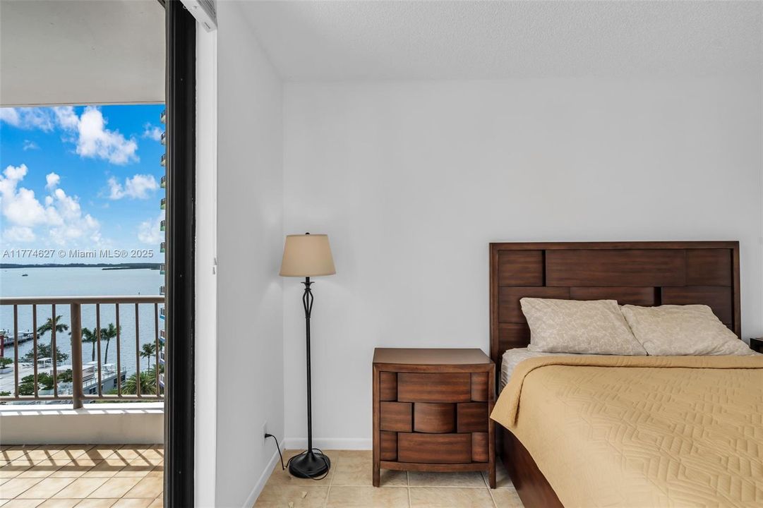 Recently Sold: $429,000 (0 beds, 1 baths, 717 Square Feet)