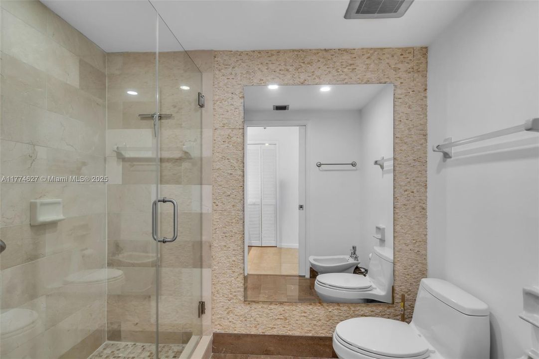 Recently Sold: $429,000 (0 beds, 1 baths, 717 Square Feet)