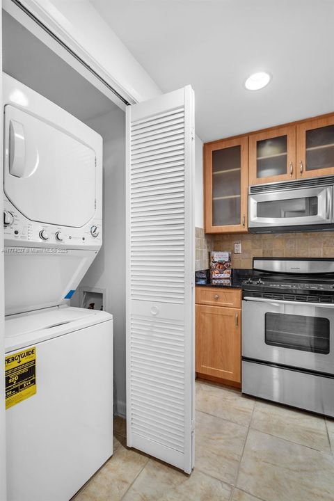 Recently Sold: $429,000 (0 beds, 1 baths, 717 Square Feet)