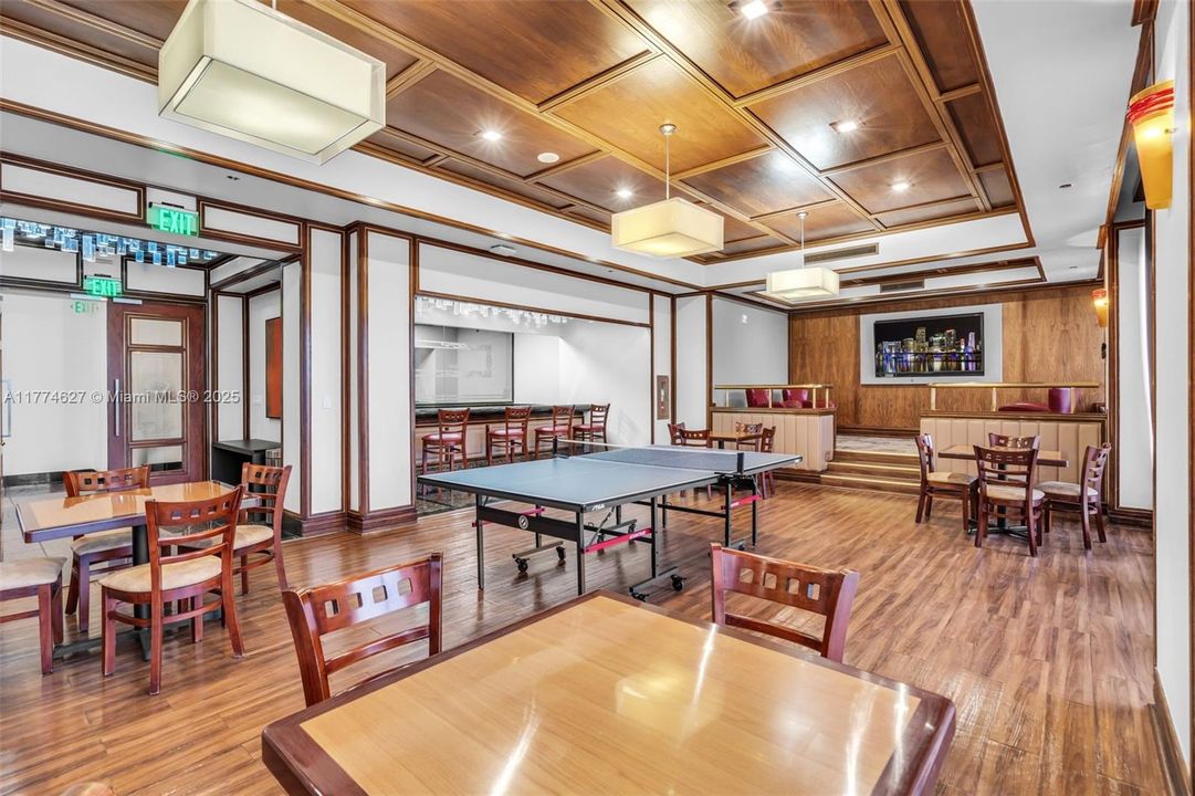 Recently Sold: $429,000 (0 beds, 1 baths, 717 Square Feet)