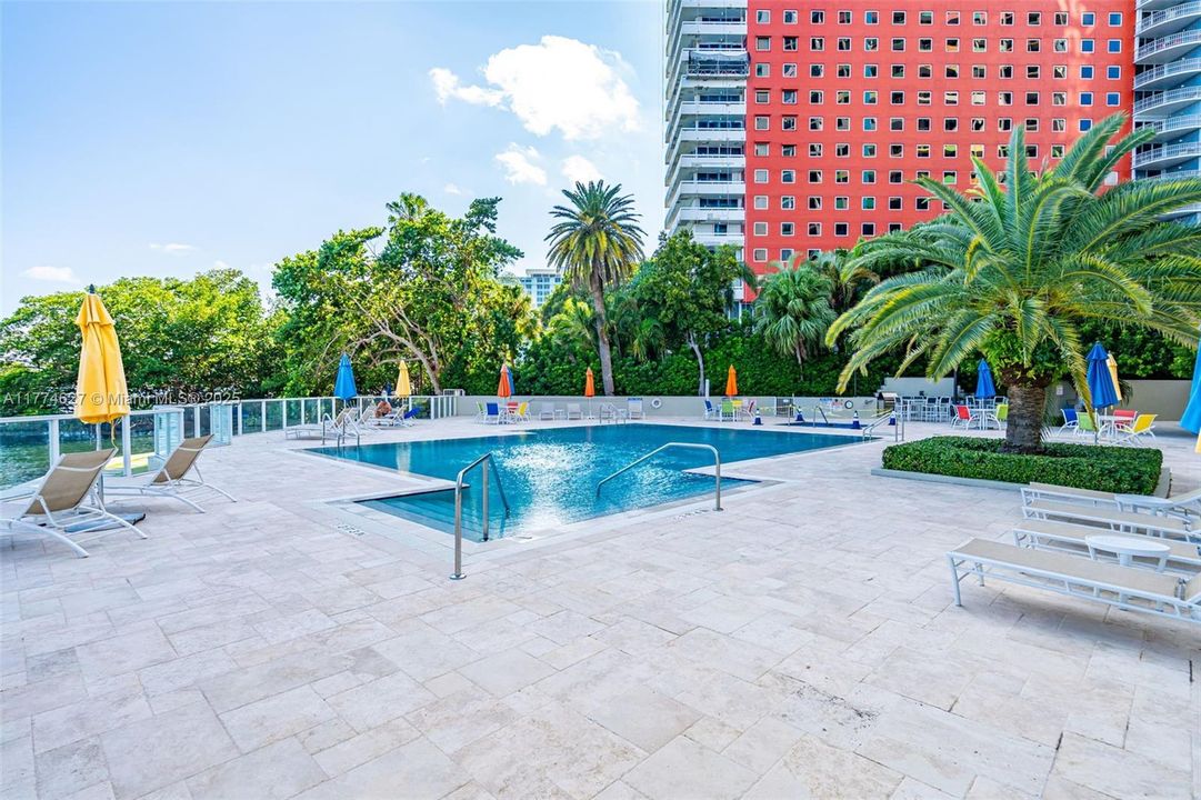 Recently Sold: $429,000 (0 beds, 1 baths, 717 Square Feet)