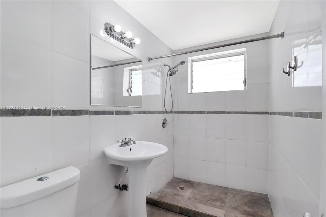 最近租的: $1,700 (1 贝兹, 1 浴室, 688 平方英尺)