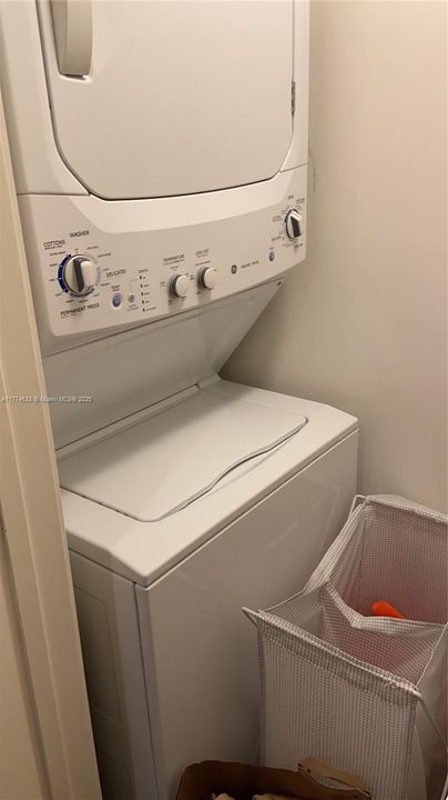 Recently Rented: $3,500 (1 beds, 1 baths, 769 Square Feet)